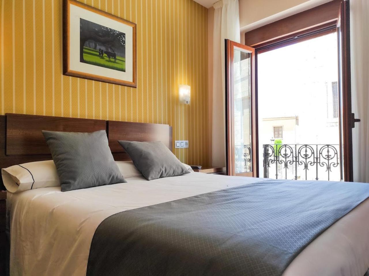 Hotel Arcos Catedral Ciudad Rodrigo Bilik gambar
